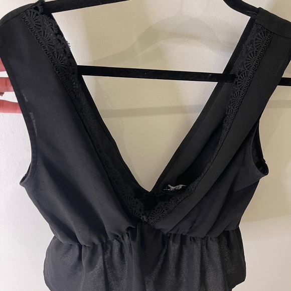 SOLD Zaful small black baby doll cropped v neck top - Picture 5 of 6